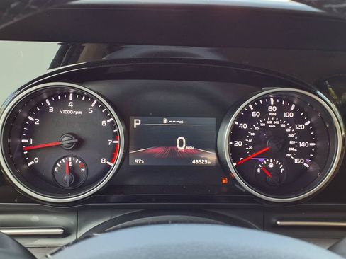 Used 2024 Kia Carnival EX FWD image 36