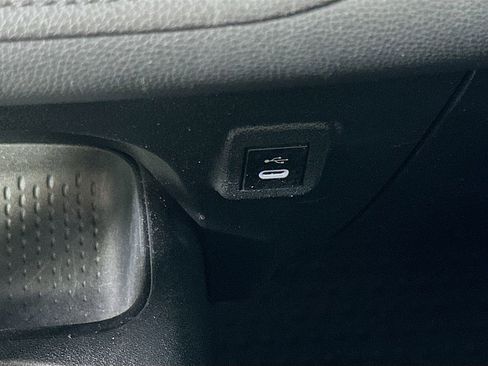 Used 2023 Toyota Corolla SE image 28