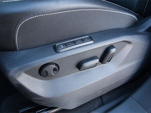 Certified 2025 Volkswagen Atlas Cross Sport SEL R-Line image 15