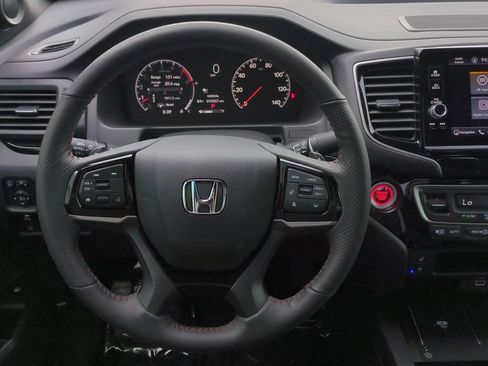Used 2025 Honda Ridgeline Black Edition image 12