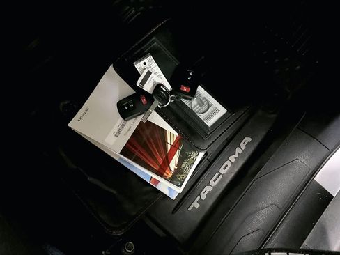 Used 2019 Toyota Tacoma TRD Off-Road image 20