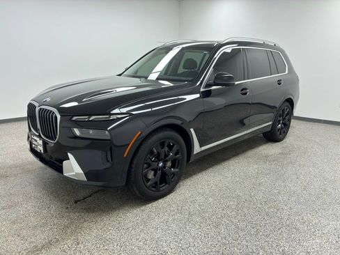 Used 2023 BMW X7 xDrive40i w/ Premium Package image 7