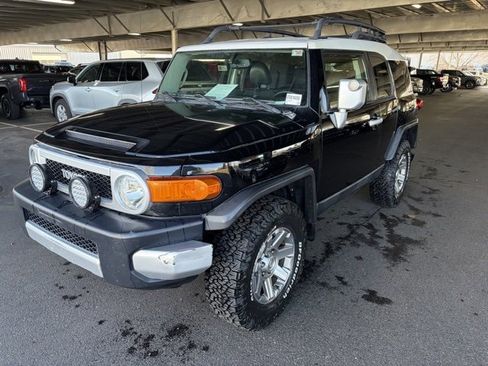 Used 2014 Toyota FJ Cruiser Base image 1