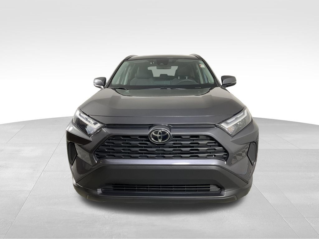 Used 2025 Toyota RAV4 XLE FWD image 3