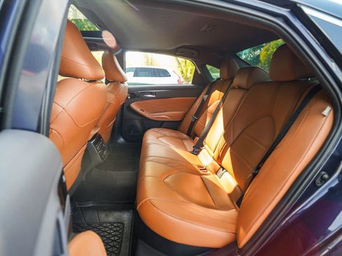 Used 2019 Toyota Avalon Limited image 28