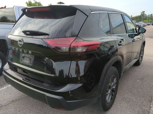 Used 2024 Nissan Rogue S FWD image 3