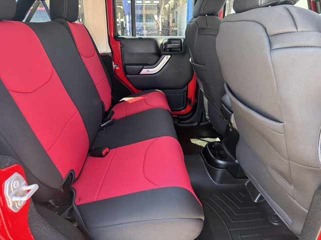 Used 2018 Jeep Wrangler Unlimited Sahara w/ Connectivity Group AWD/4WD image 21