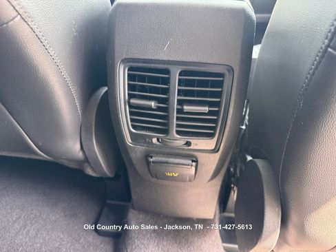 Used 2018 Ford Escape Titanium w/ Ford Safe & Smart Package AWD/4WD image 16