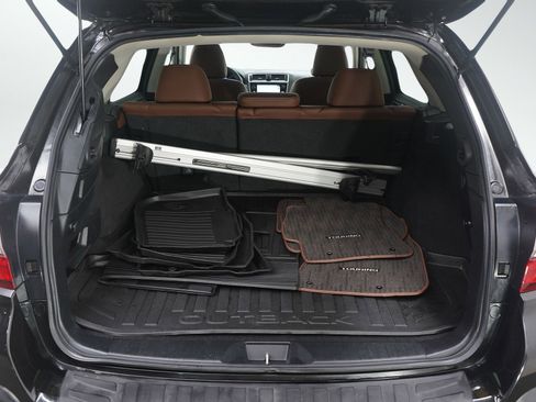 Used 2019 Subaru Outback 3.6R Touring w/ Popular Package #3A image 9