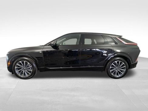 Used 2024 Cadillac Lyriq Sport image 17