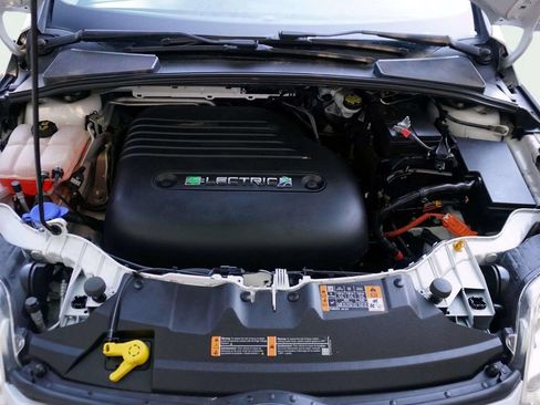 Used 2016 Ford Focus Electric Hatchback FWD image 12