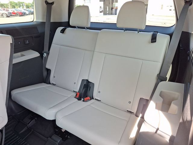 Used 2025 Hyundai Santa Fe Calligraphy AWD/4WD image 8
