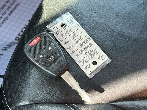 Used 2016 Jeep Wrangler Unlimited Sahara w/ Dual Top Group image 34