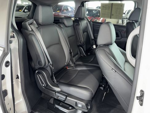 Used 2024 Honda Odyssey EX-L image 11