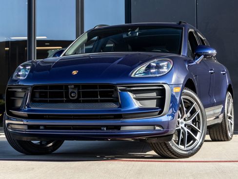 Certified 2026 Porsche Macan AWD/4WD image 1
