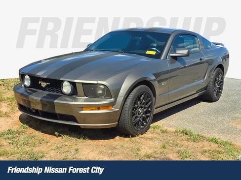 Used 2005 Ford Mustang GT Premium RWD image 1