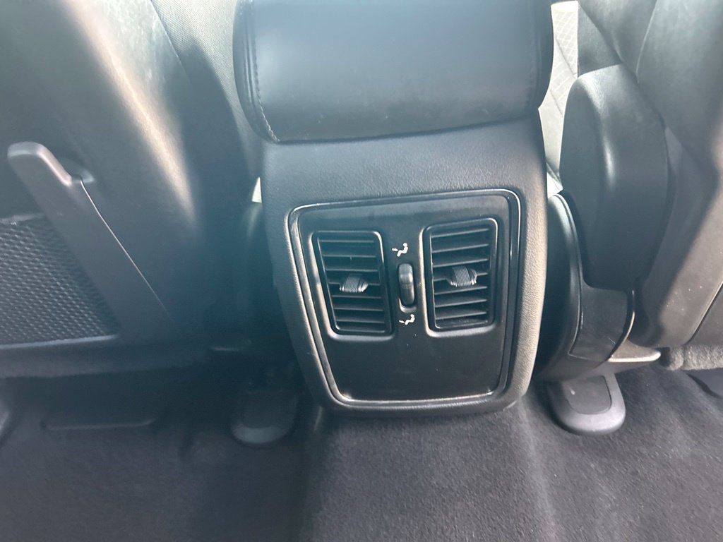 Certified 2019 Jeep Grand Cherokee Laredo RWD image 29