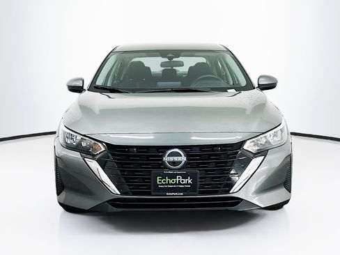 Used 2024 Nissan Sentra SV image 2