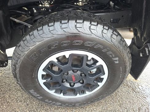 Used 2024 Toyota Tacoma TRD Off-Road image 6