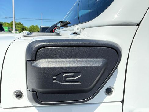 Used 2024 Jeep Wrangler Unlimited w/ Convenience Group AWD/4WD image 87