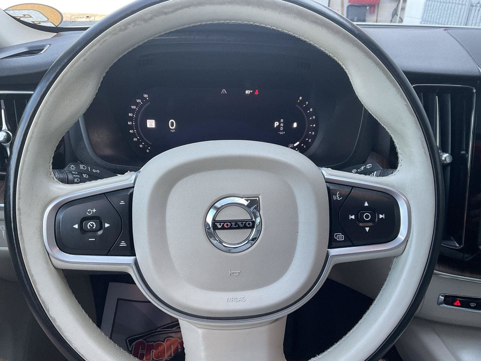 Used 2022 Volvo XC60 B5 Momentum AWD/4WD image 14