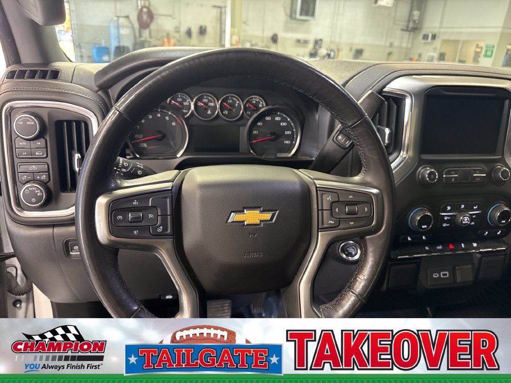 Used 2021 Chevrolet Silverado 1500 LT AWD/4WD image 18