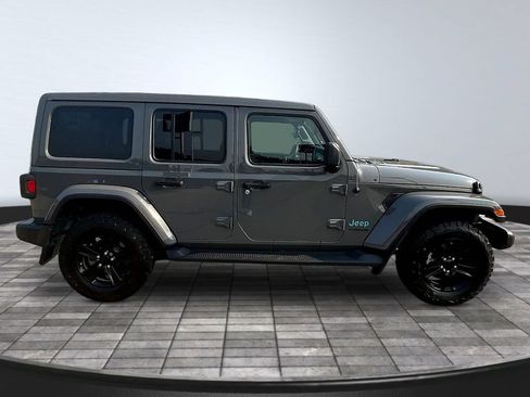 Used 2021 Jeep Wrangler Unlimited Sahara AWD/4WD image 8