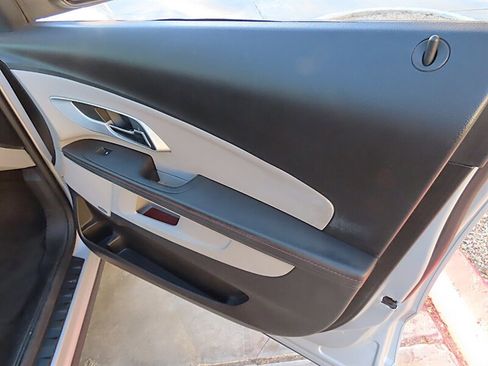 Used 2011 Chevrolet Equinox LTZ image 30