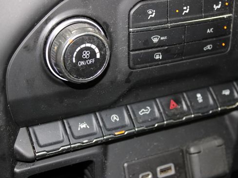 Used 2022 Chevrolet Silverado 1500 W/T RWD image 29