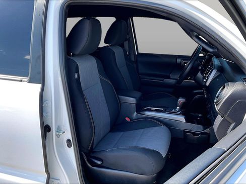 Used 2023 Toyota Tacoma TRD Sport AWD/4WD image 7
