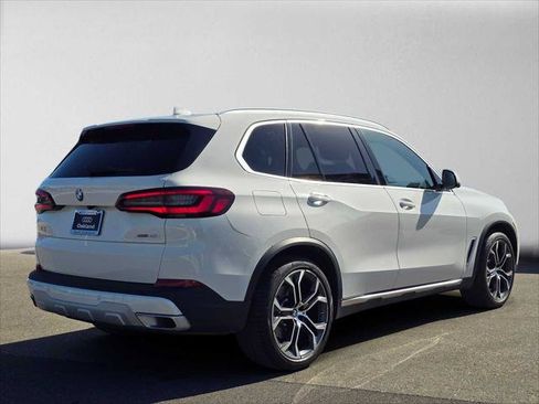 Used 2023 BMW X5 xDrive40i w/ Parking Assistance Package AWD/4WD image 3