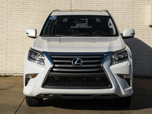 Used 2017 Lexus GX 460 image 5