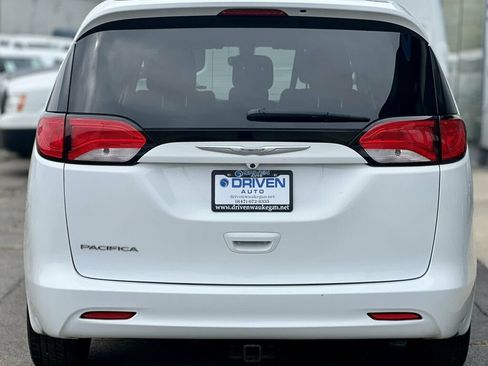 Used 2017 Chrysler Pacifica LX w/ Tire & Wheel Group FWD image 34
