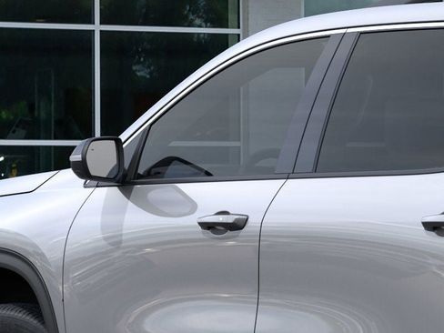 New 2026 Chevrolet Traverse LT w/ Driver Confidence Package image 12