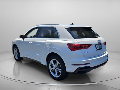 Used 2022 Audi Q3 2.0T Premium AWD/4WD image 3