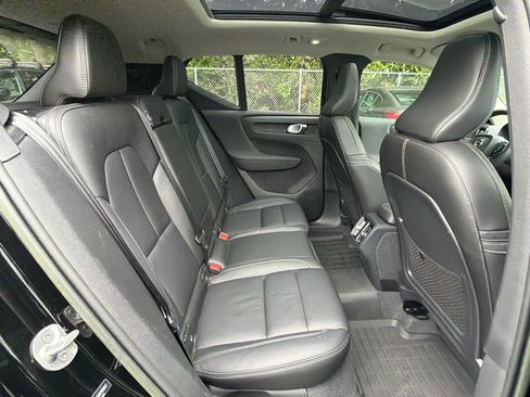 Certified 2023 Volvo XC40 B5 Plus w/ Protection Package Premier AWD/4WD image 57