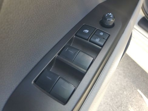 Used 2022 Toyota Camry LE FWD image 19