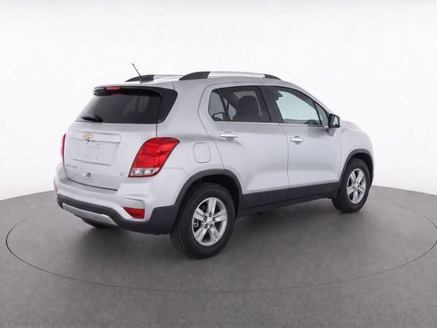 Used 2019 Chevrolet Trax LT w/ LT Convenience Package AWD/4WD image 9
