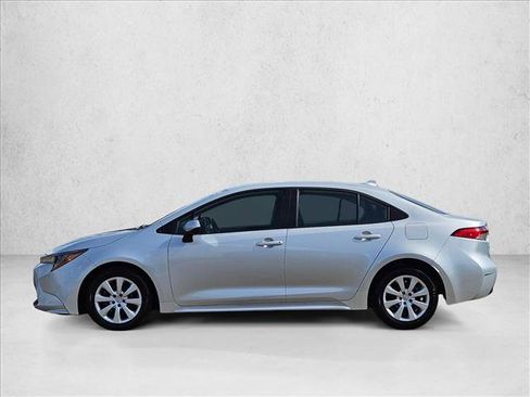 Used 2025 Toyota Corolla LE FWD image 9
