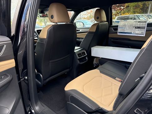 New 2026 Volkswagen Atlas Cross Sport SE image 13