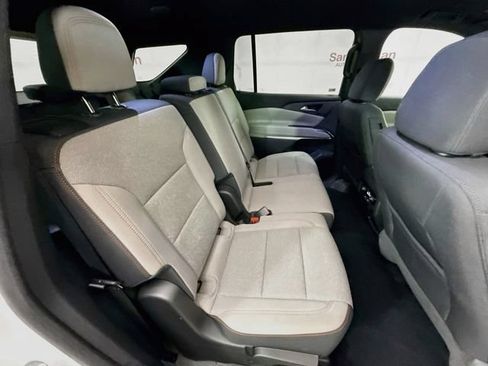 Used 2025 Chevrolet Traverse LT w/ LPO, Floor Liner Package FWD image 27