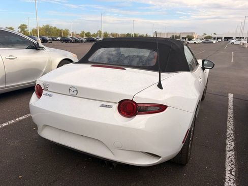Used 2016 MAZDA MX-5 Miata Sport RWD image 5