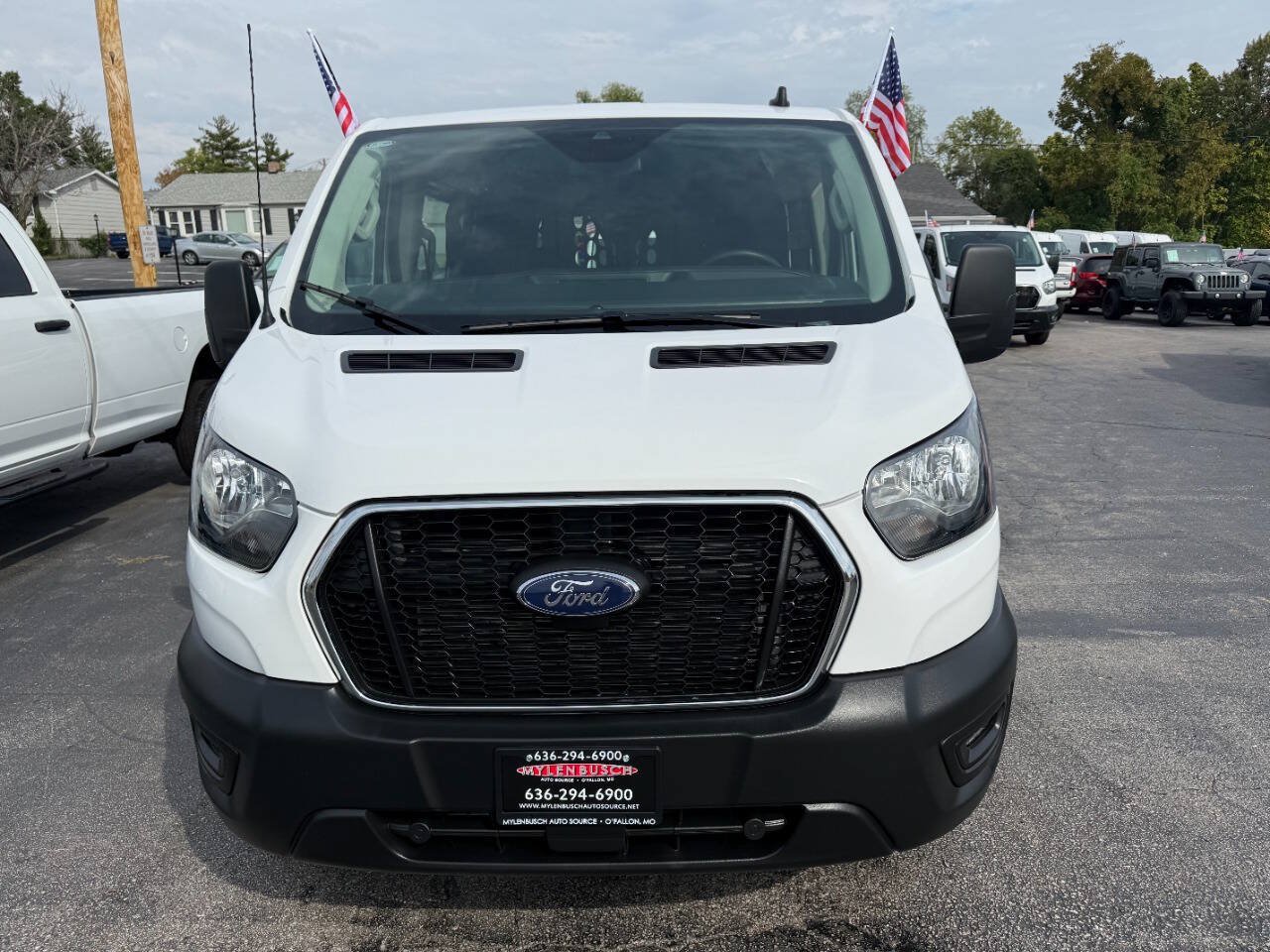 Used 2025 Ford Transit 250 Low Roof w/ Exterior Upgrade Package RWD image 3