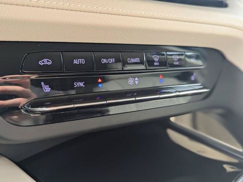 Used 2023 Buick Envision Essence AWD/4WD image 21