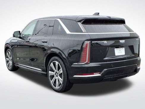 Used 2025 Cadillac Escalade IQ Luxury 1 AWD/4WD image 3
