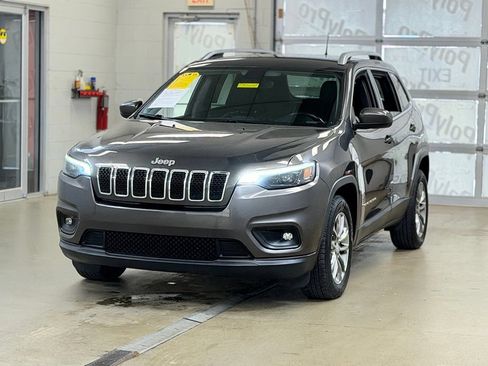Used 2019 Jeep Cherokee Latitude Plus w/ Comfort/Convenience Group FWD image 4