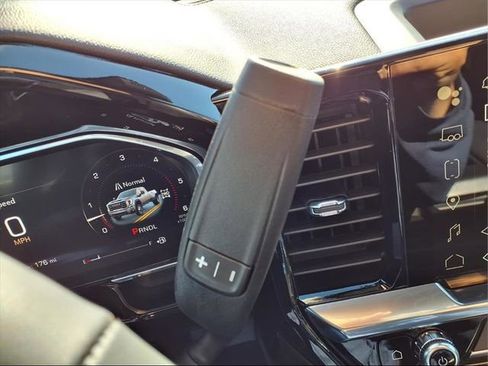 New 2026 GMC Sierra 3500 SLE w/ SLE Value Package image 19