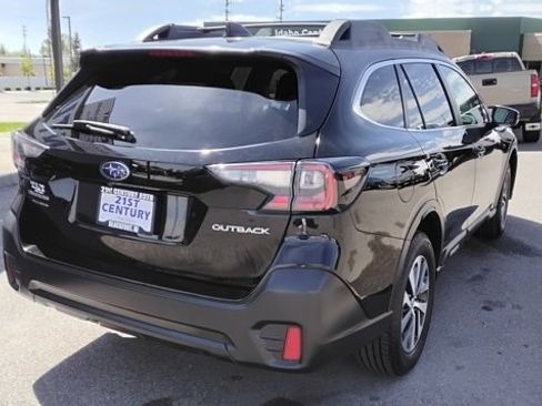 Used 2022 Subaru Outback Premium image 10