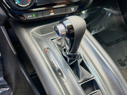 Used 2022 Honda HR-V LX image 15