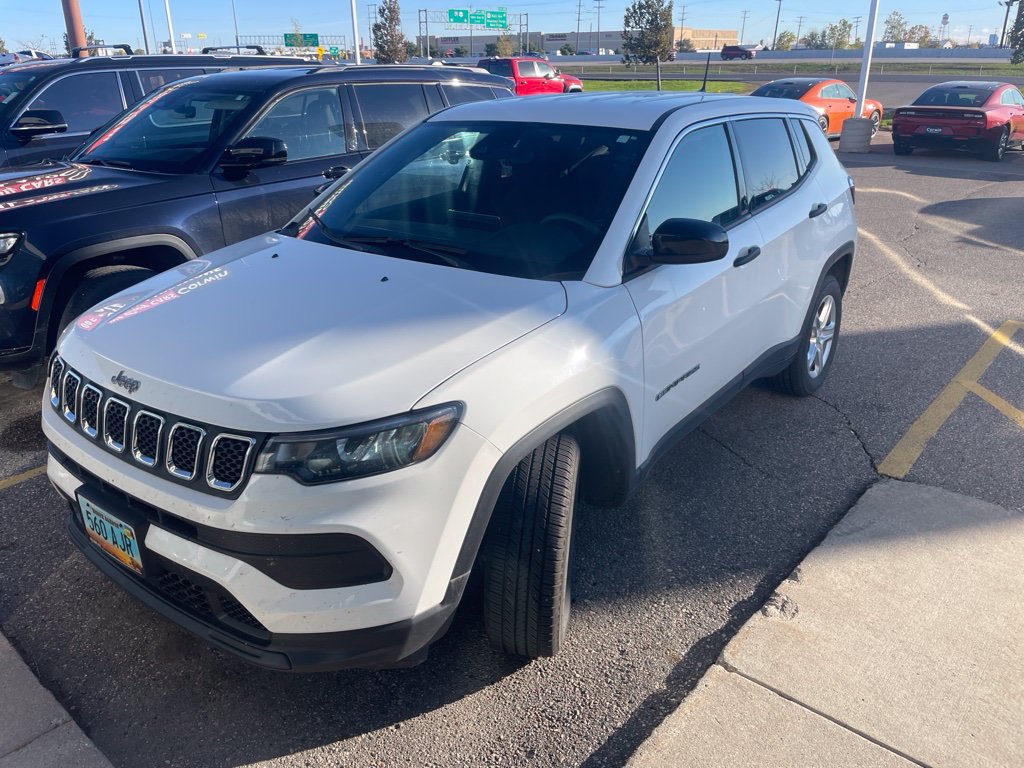 Used 2023 Jeep Compass Sport AWD/4WD image 3
